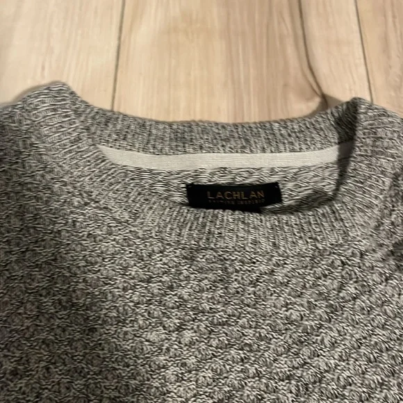 BNWT Men’s Lachlan Sweater Size L - Picture 2 of 5